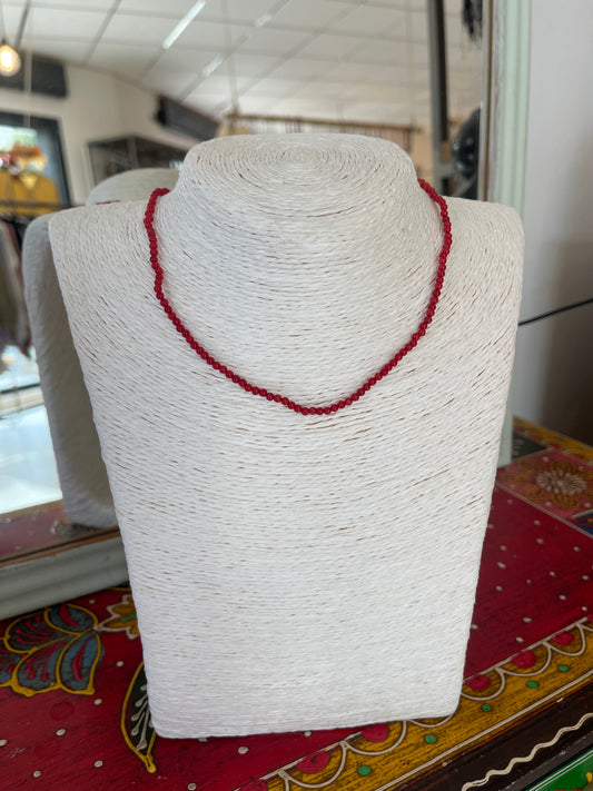 Collar coral bolitas