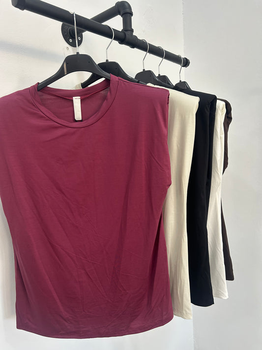 camiseta hombreras