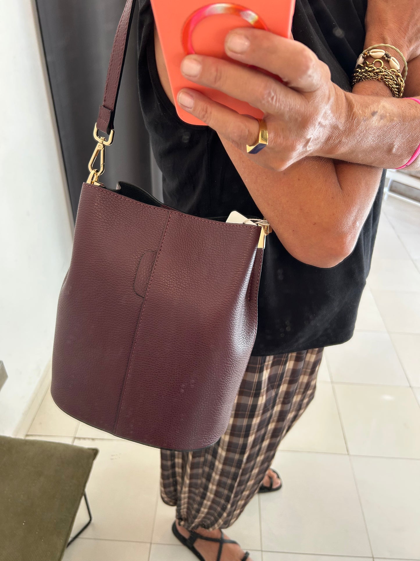BOLSO CUBO BURDEOS