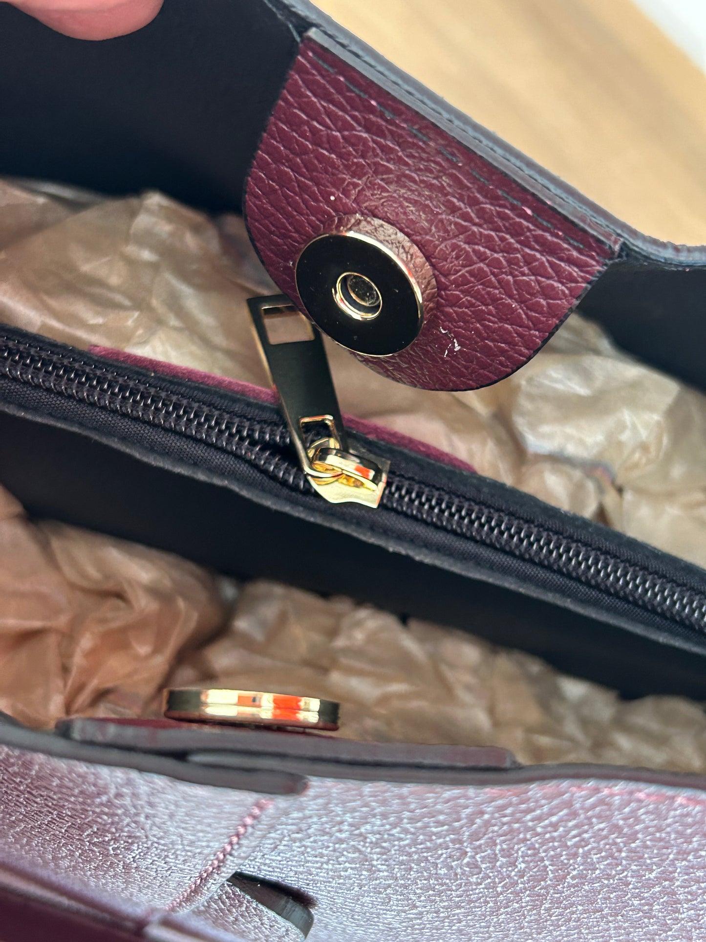 BOLSO CUBO BURDEOS